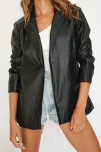 Load image into Gallery viewer, VG Fashion Status 90's Jacket // Black