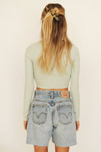 Load image into Gallery viewer, Verona Button Front Top // Mint