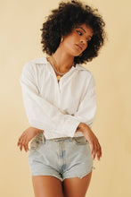 Load image into Gallery viewer, The Look Button Front Shirt // White