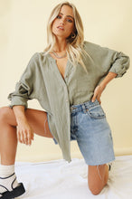 Load image into Gallery viewer, Market To Market Button Front Linen Shirt // Sage
