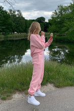 Load image into Gallery viewer, VG The Beverly Hills Sweater // Pink