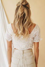 Load image into Gallery viewer, Wines By The Shore Top // Floral
