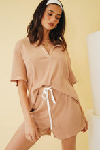 Load image into Gallery viewer, Mix It Up Knit Top // Mocha
