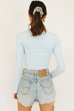 Load image into Gallery viewer, The Essential Button Front Top // Sky
