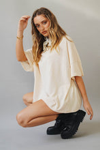 Load image into Gallery viewer, VG L.A Queen Tee // Natural
