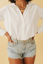 Load image into Gallery viewer, The Look Button Front Shirt // White
