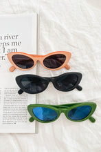 Load image into Gallery viewer, Kendall Sunglasses // Peach
