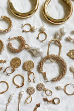 Load image into Gallery viewer, Slow Dance Pearl Earrings
