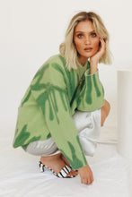 Load image into Gallery viewer, Along The Sidewalk Knit // Green
